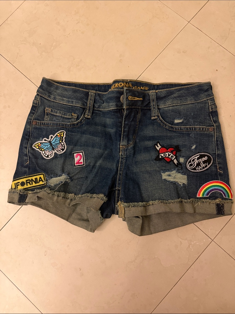 Patchwork Embroidered denim shorts 🩵🦋💘
